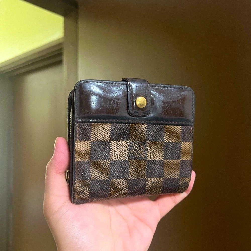 Louis Vuitton Damier Ebene Compact Wallet, GUC